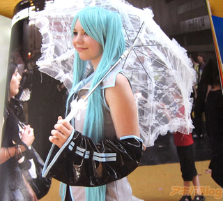 Illustration for article titled Cosplaying In Paris!